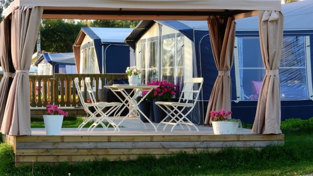 Read more about the article Spark Romance with Pergolas