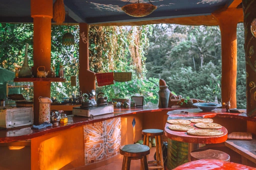 Read more about the article Reasons To Have An Outdoor Kitchen With A Pergola